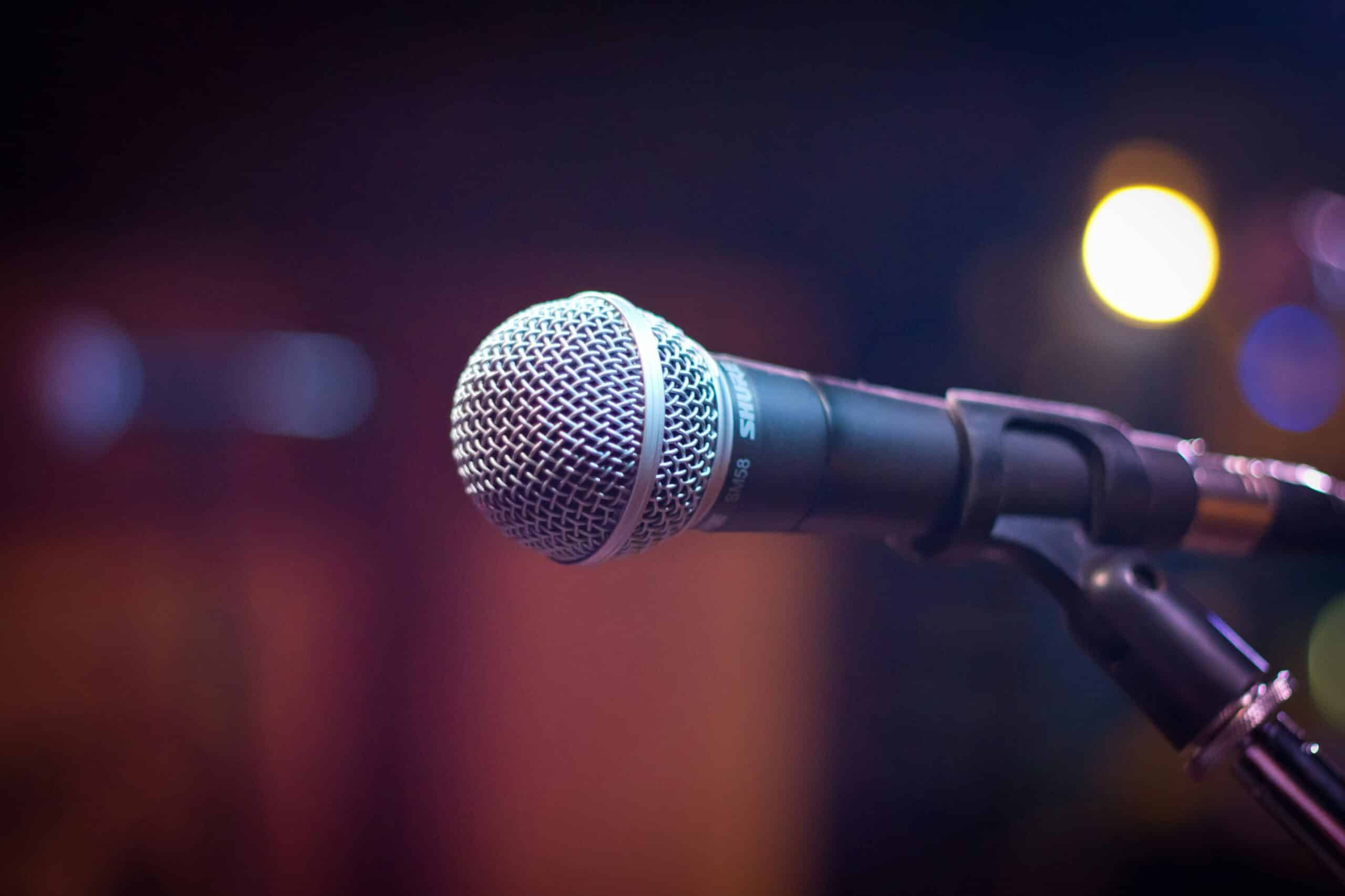 microphone under stage lighting